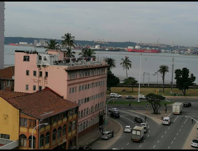 0.5 BEDROOM FLAT RENTED IN DURBAN CENTRAL